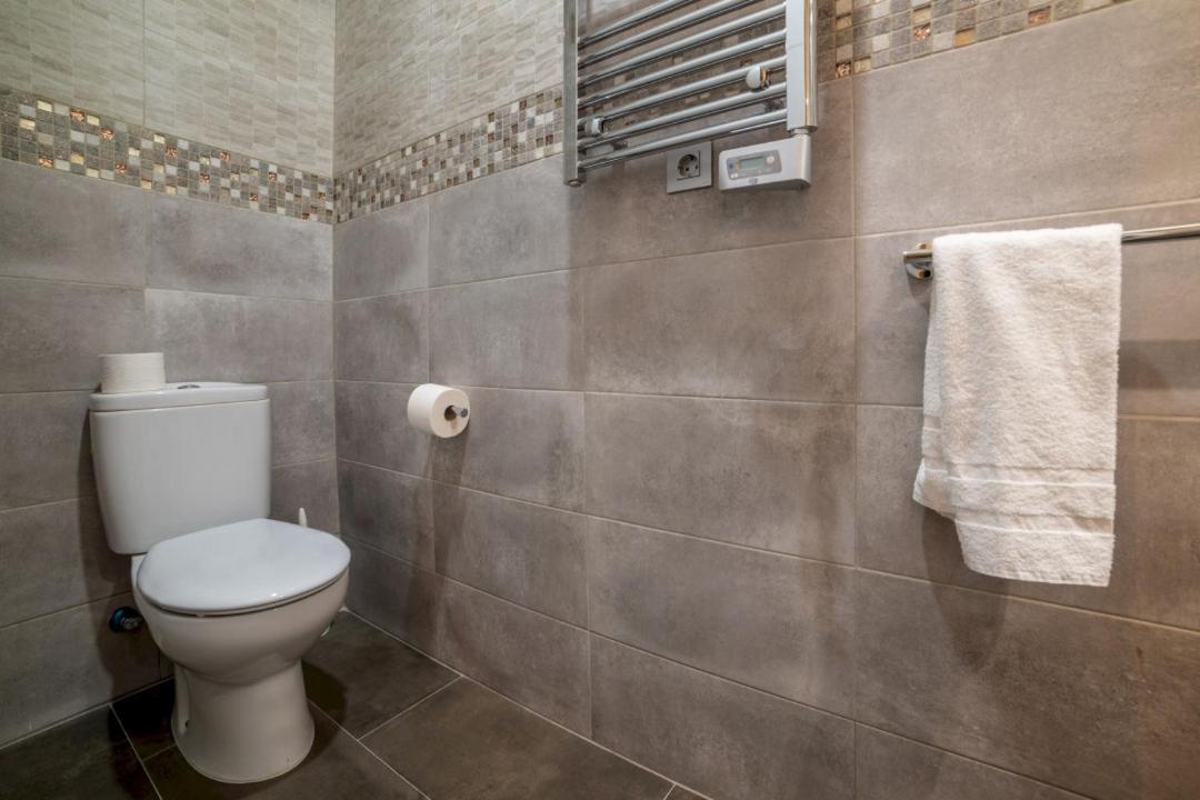 2 Bedrooms 1.5 Bathrooms Furnished - Justicia - Refurbished - Mintystay Appartement